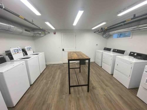 The Broad Cozy Affordable Luxury In Downtown * Columbus