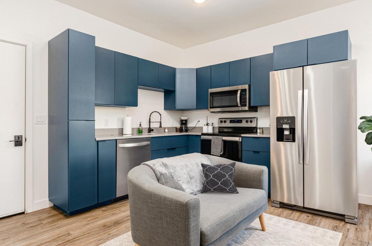 The Broad Cozy Affordable Luxury In Downtown