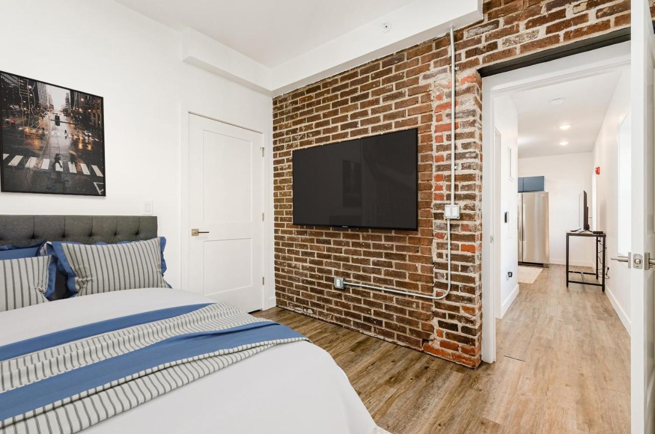 The Broad Cozy Affordable Luxury In Downtown *