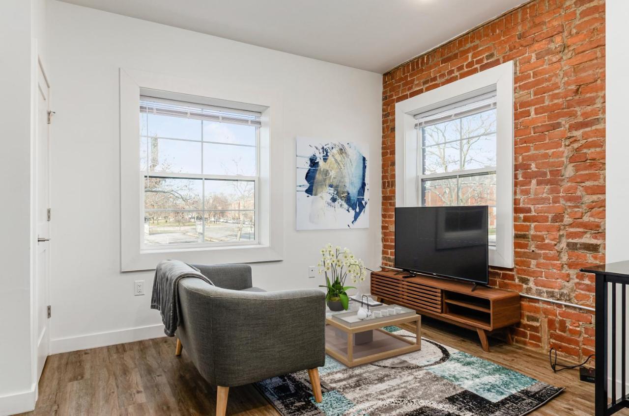 The Broad Cozy Affordable Luxury In Downtown *