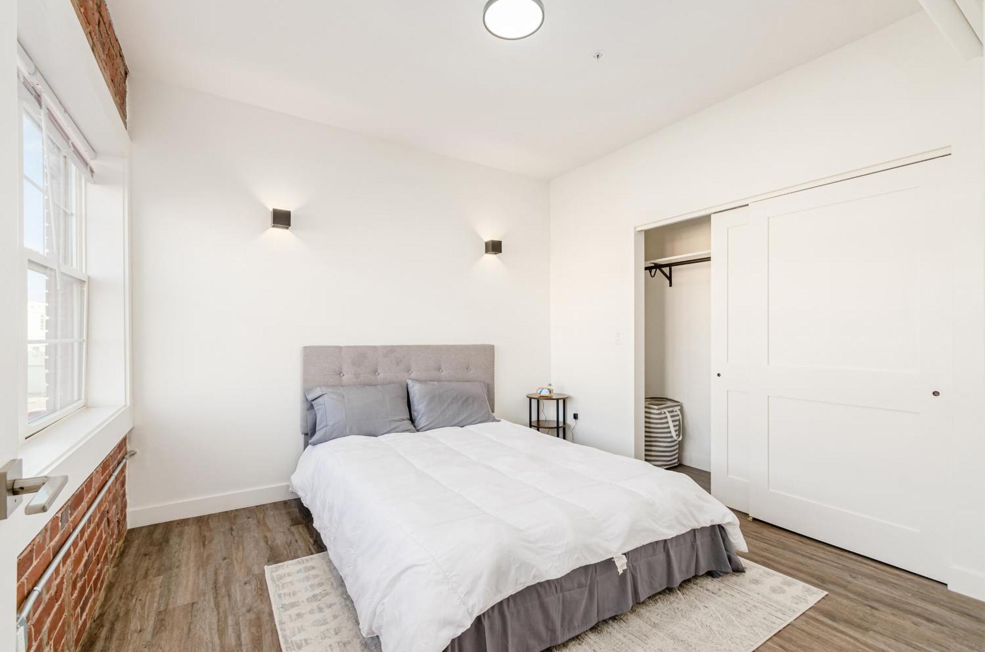 The Broad Cozy Affordable Luxury In Downtown * Columbus