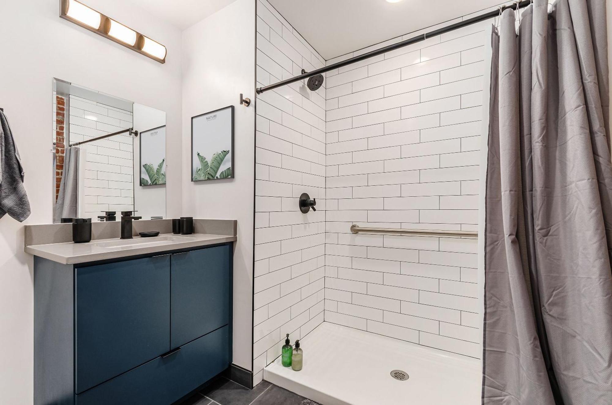 The Broad Cozy Affordable Luxury In Downtown * Columbus