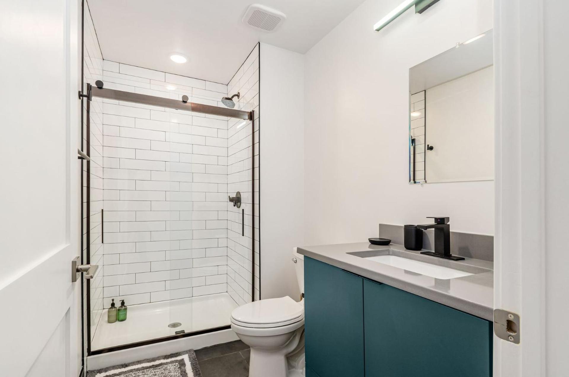 The Broad Cozy Affordable Luxury In Downtown Columbus